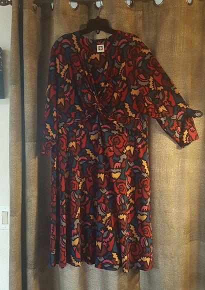 Dress - Picture 1 of 4